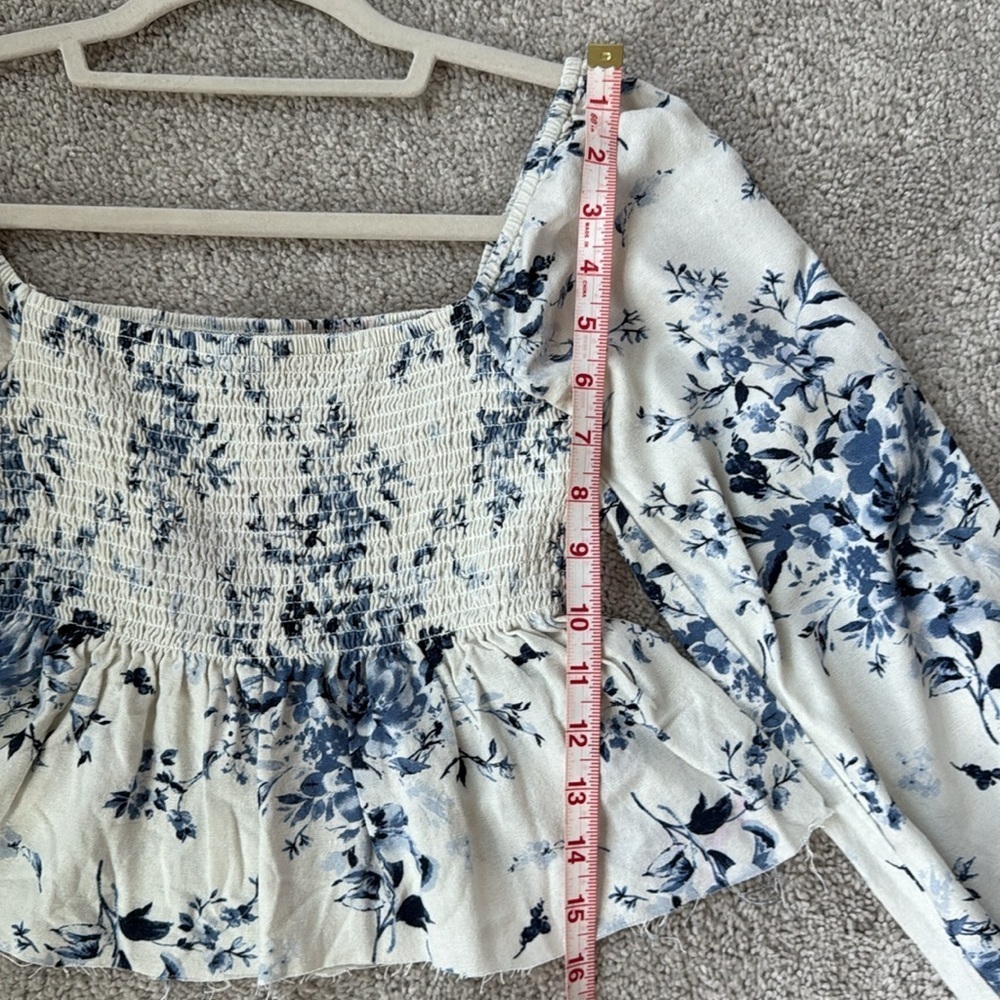 Altar'd State Cream and Blue Sellie floral Smocked Peplum crop blouse size S - Picture 5 of 5